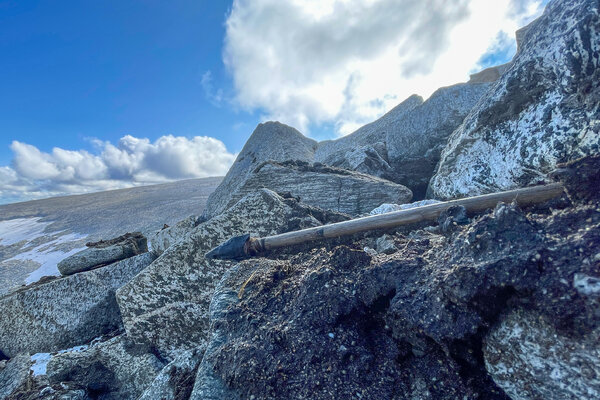 ancient-arrow-is-among-artifacts-to-emerge-from-norway’s-melting-ice